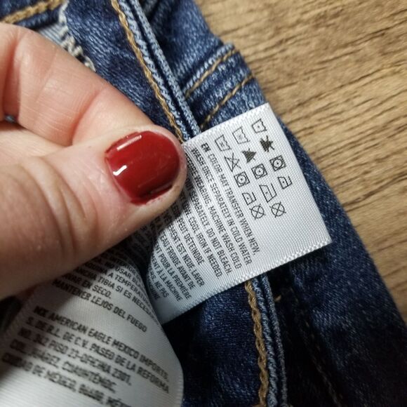 American Eagle Jeans Womans Size 4 Blue Vintage Hi-Rise 5 Button Fly - Picture 5 of 9